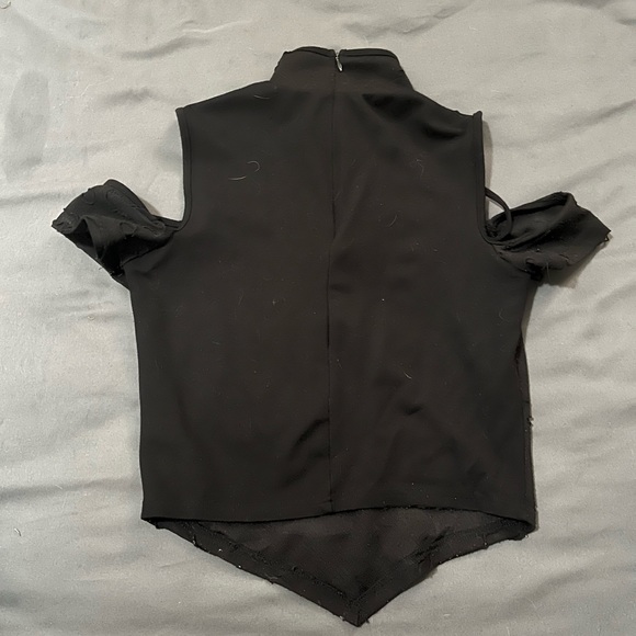 Killstar Cold-Shoulder Crop Top - Picture 4 of 5